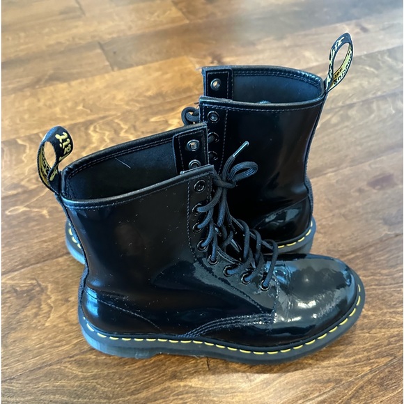 DR. MARTENS WOMEN’ lS 1460 W PATENT LEATHER BOOTS| SIZE 9| EXCELLENT CONDITION - Picture 8 of 9